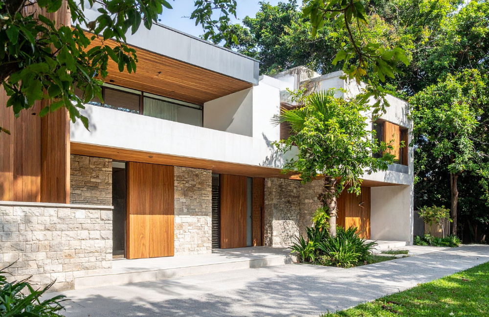 Contemporary residential exterior